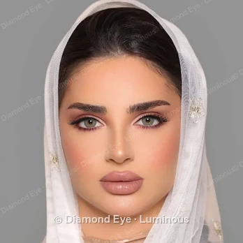 Luminous Dazzling Green – colored contact lenses