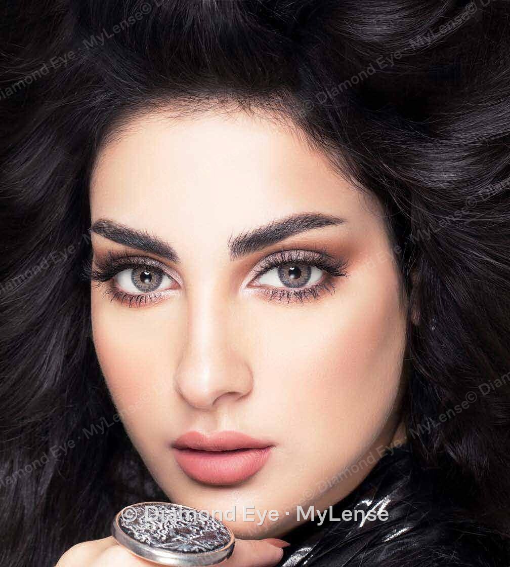 Mylense Gold Light Gray عدسات لاصقة ملونة على عيون الموديل