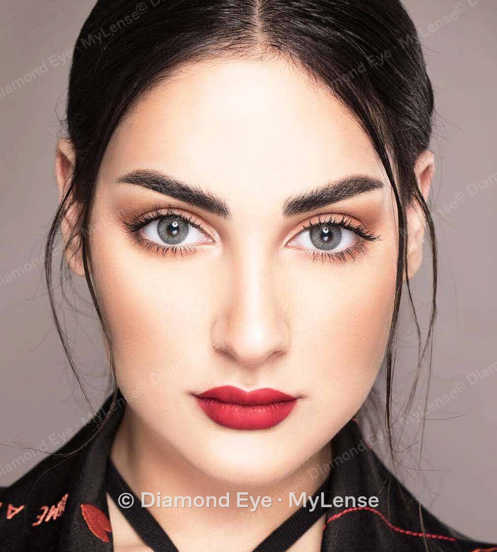 Mylense Gold Oro Gray عدسات لاصقة ملونة على عيون الموديل