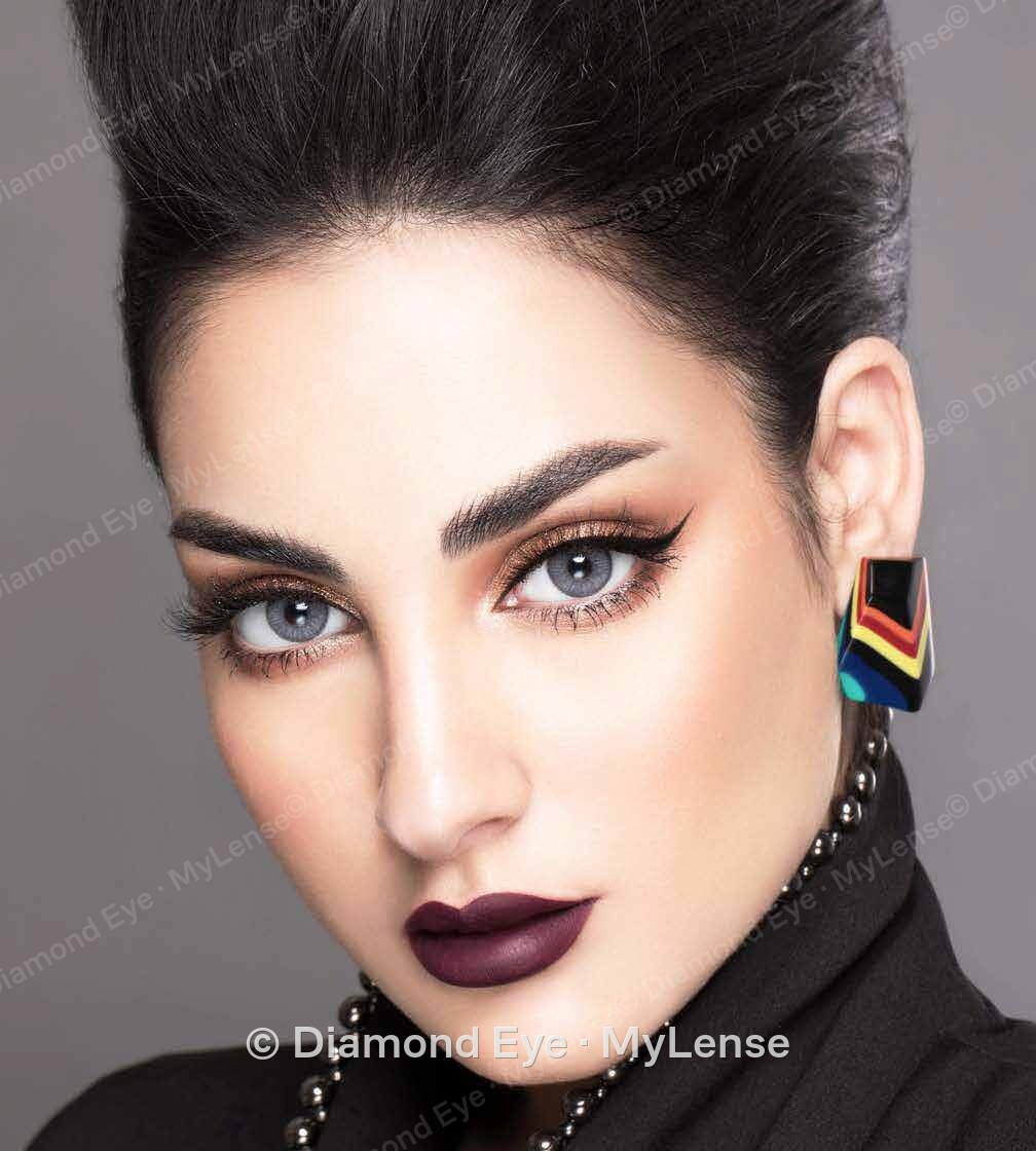 Mylense Gold Oro Ice عدسات لاصقة ملونة على عيون الموديل