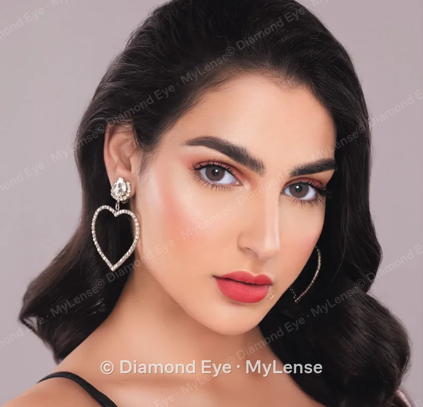 Mylense Perla Brown عدسات لاصقة ملونة على عيون الموديل