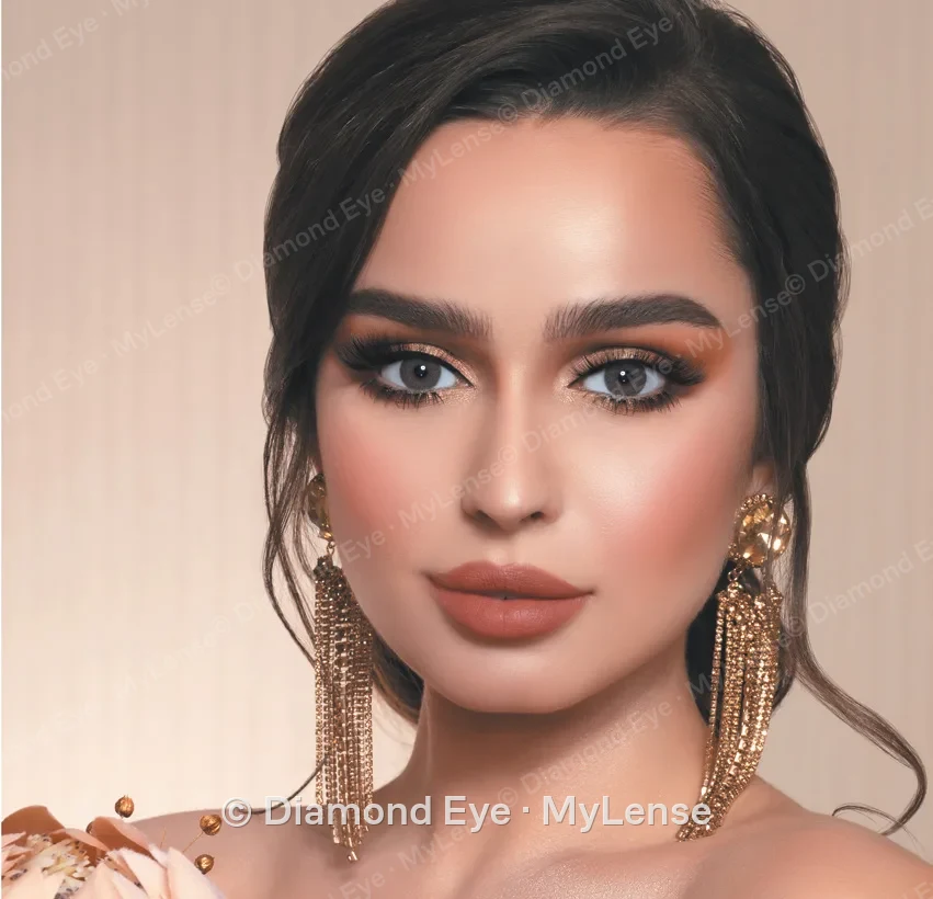Mylense Perla Cloud عدسات لاصقة ملونة على عيون الموديل