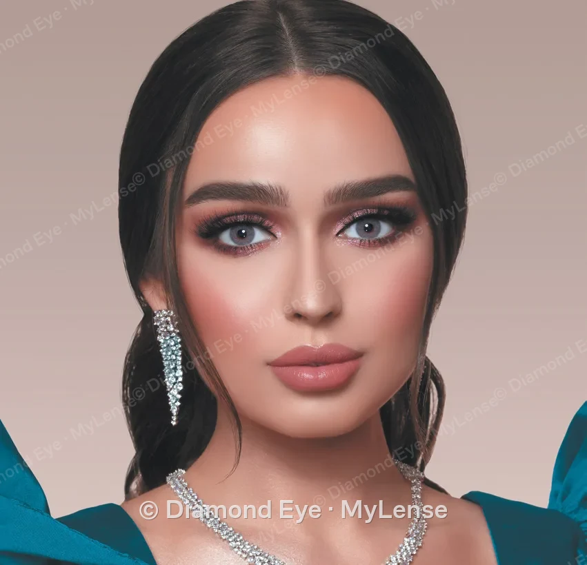 Mylense Perla Gray عدسات لاصقة ملونة على عيون الموديل