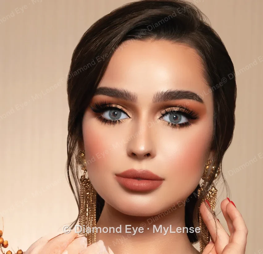 Mylense Perla Green عدسات لاصقة ملونة على عيون الموديل
