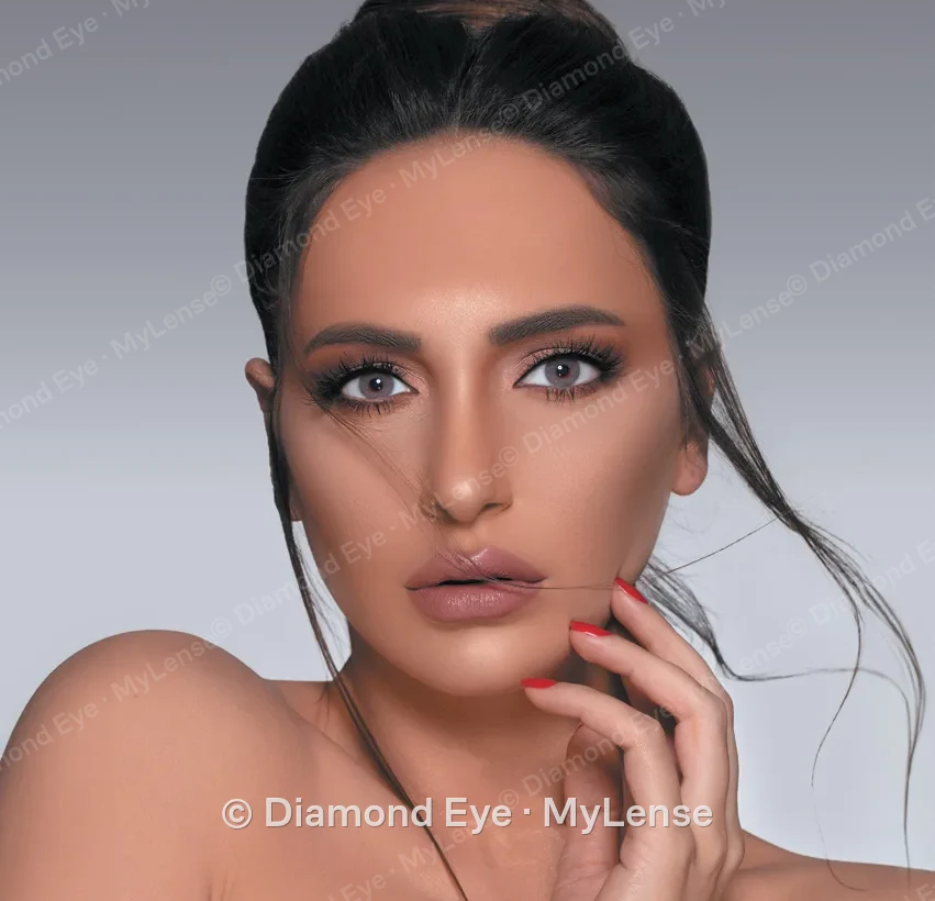 Mylense Perla Smoky Gray عدسات لاصقة ملونة على عيون الموديل