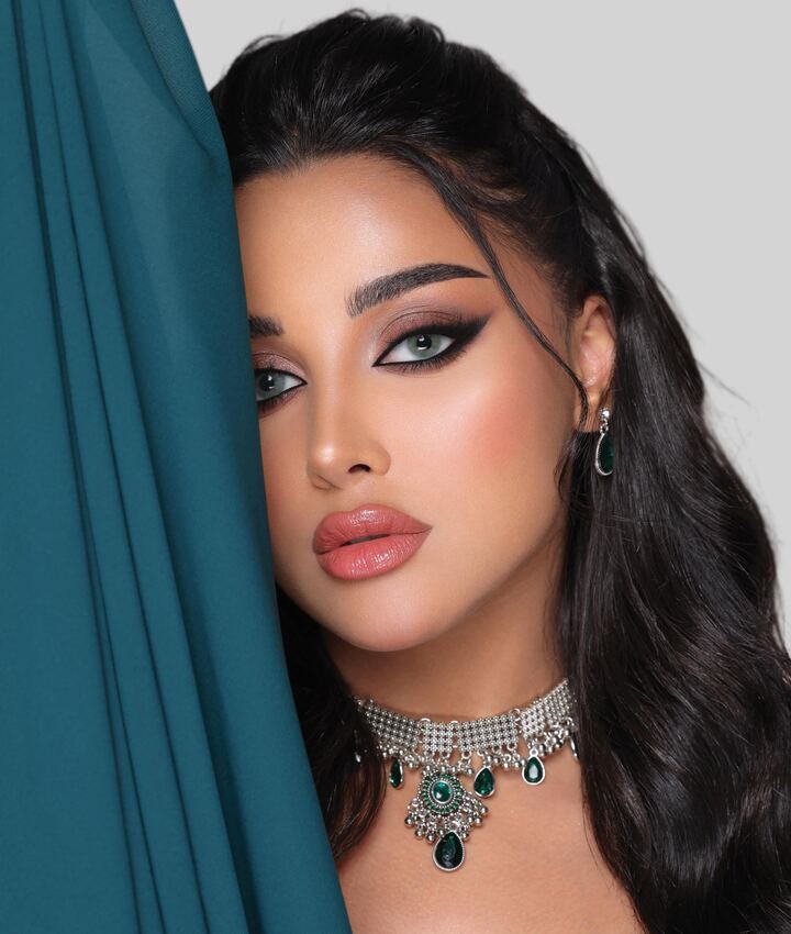 Model wearing NATURÈL Core Zircon