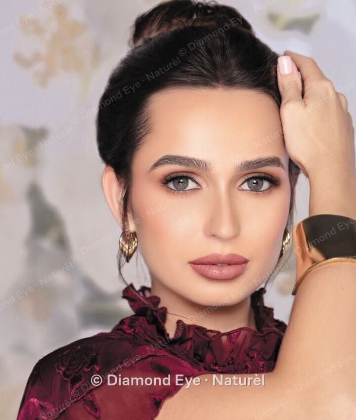 Naturèl La Onyx – colored contact lenses
