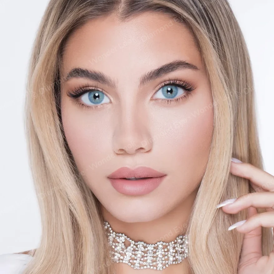 Naturèl La Green – colored contact lenses